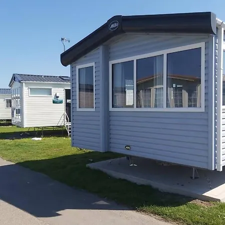 8 Berth Caravan At Parkdean Camber Sands Exterior photo