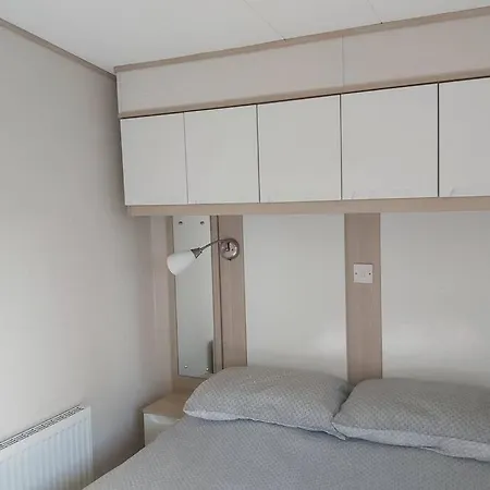 8 Berth Caravan At Parkdean Camber Sands Exterior photo