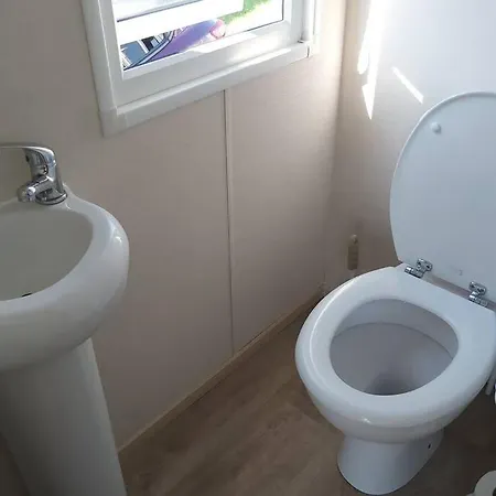 8 Berth Caravan At Parkdean Camber Sands Exterior photo