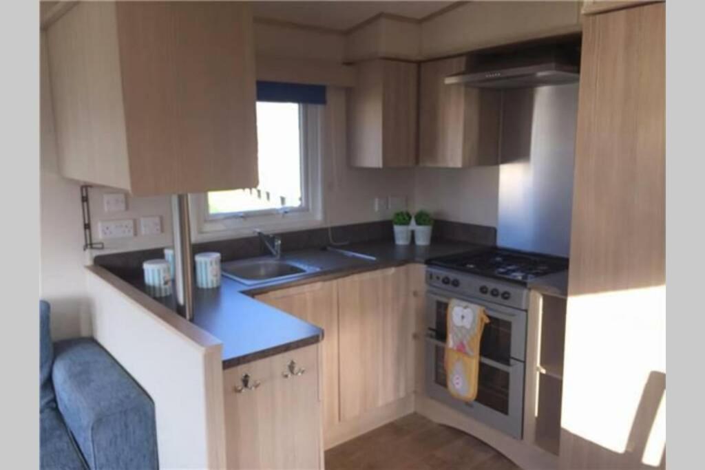 8 Berth Caravan At Parkdean Sands Apartment